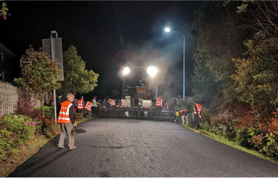 長沙太空金路橋材料有限公司,雙鋼輪壓路機(jī),福格勒瀝青攤鋪機(jī),AC系列,AF系列,SBS系列